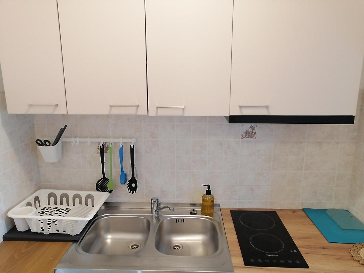 Apartment Layla - Intermezzo With Sea View In Center Of Рабац Екстериор снимка