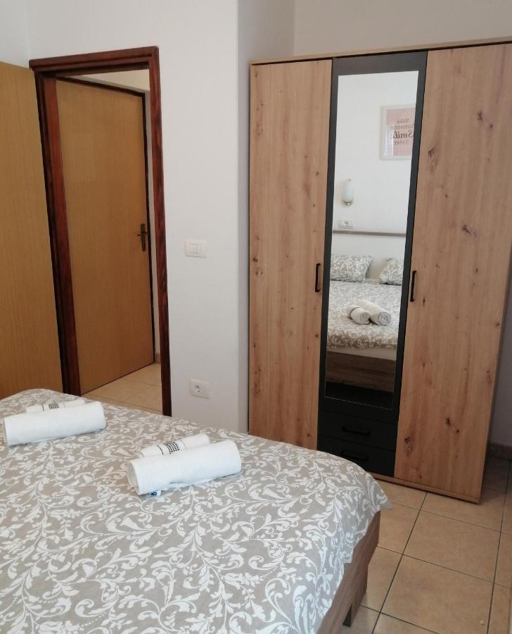 Apartment Layla - Intermezzo With Sea View In Center Of Рабац Екстериор снимка