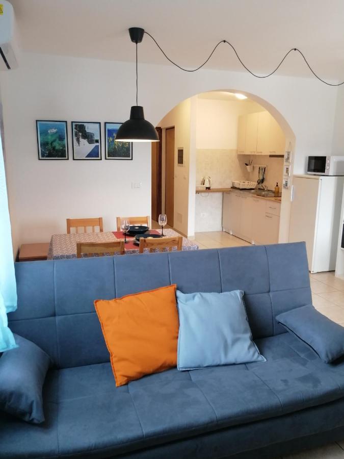 Apartment Layla - Intermezzo With Sea View In Center Of Рабац Екстериор снимка